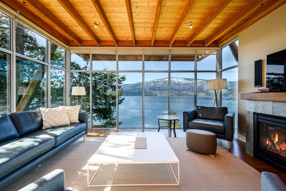 Ultimate Okanagan Lake views at the Outback. 2 boats slips and furnitureincluded! 2800sqft of wood beams, granite, hardwood floor, with 4beds - 3 with ensuites! Amenities include a marina, 2 pools, 4 hot tubs, fire pits, tennis courts and fitness room. ow.ly/sAgx50NIOh2