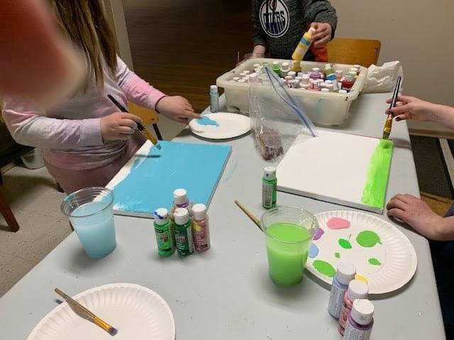 APLHwy35's tweet photo. Kids #painting at the #library!
#ArcherwillLibrary
#WapitiLibrary
#ArcherwillBranch
#SupportYourLocalLibrary
#MoreThanJustBooks! https://t.co/QPmI0Kj4l1