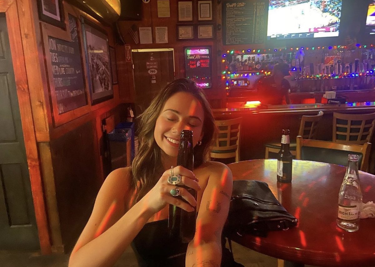 firststreetbar's tweet photo. That Friday feeling!! Happy weekend friends!

📸: laurentasch https://t.co/MhfiaJ7Jdc