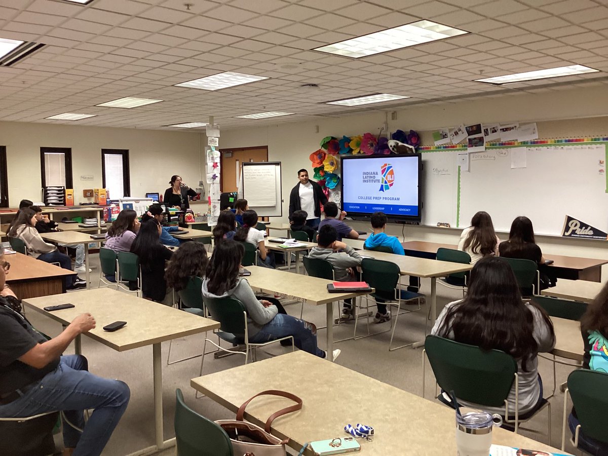 AnaVerduzco20's tweet photo. Thank you Sr. Lucas Norrington for guiding our Eggers MS multilingual students on how they can make educated decisions on their future and be ready for college and career. #schk12.in.us ⁦@SCHK12⁩ ⁦@IndianaLatino⁩ https://t.co/SIXs1ErjHQ