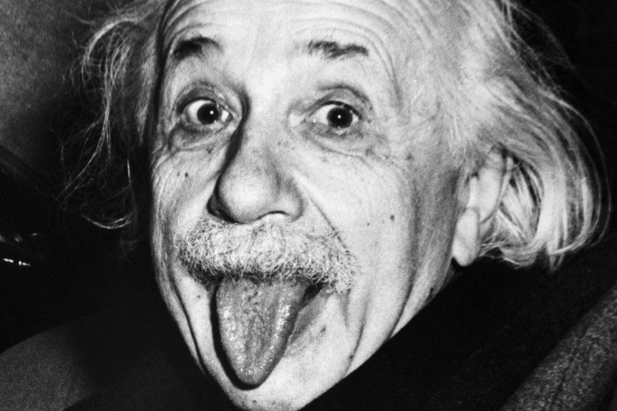 ariel_ito1's tweet photo. Einstein sacando la lengua
Una de las fotografías más famosas de Albert Einstein es la del científico sacando la lengua, una imagen icónica que ha marcado la historia de la ciencia del siglo XX. Arthur Sasse, fue quien pudo capturar tal momento https://t.co/f82WaESd1u