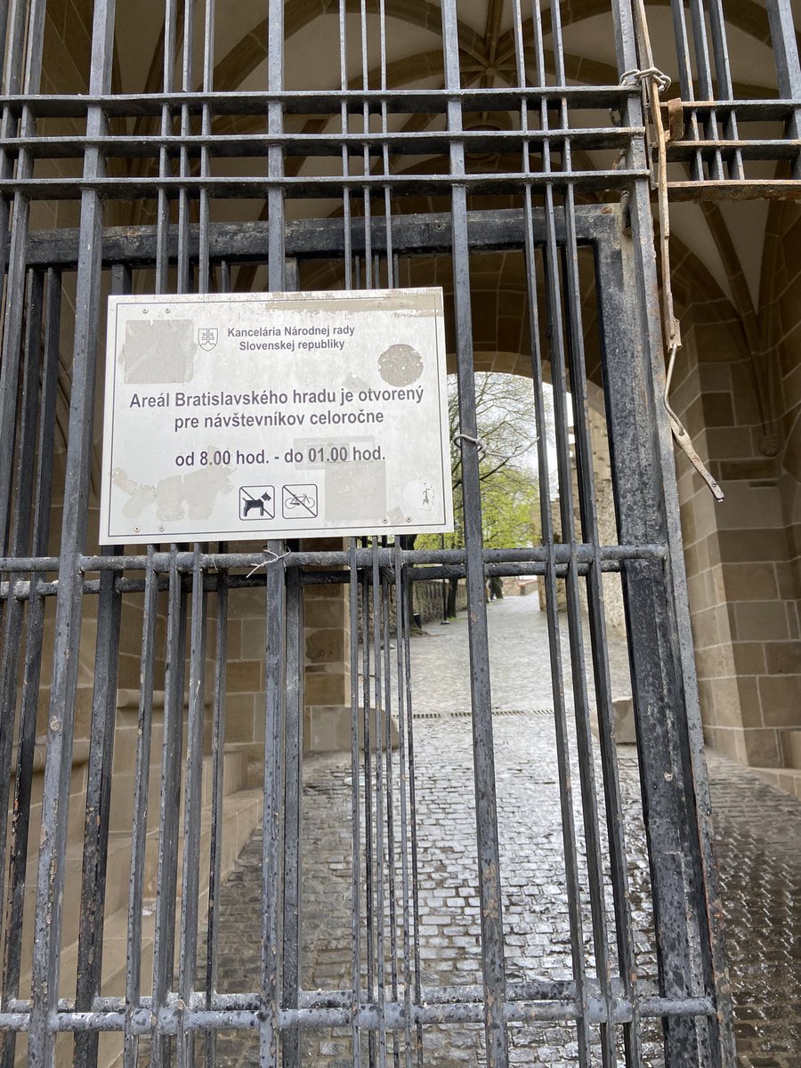 pablo10011999's tweet photo. Tenemos casa chavales, bueno, castillo https://t.co/mch6XRKEOh