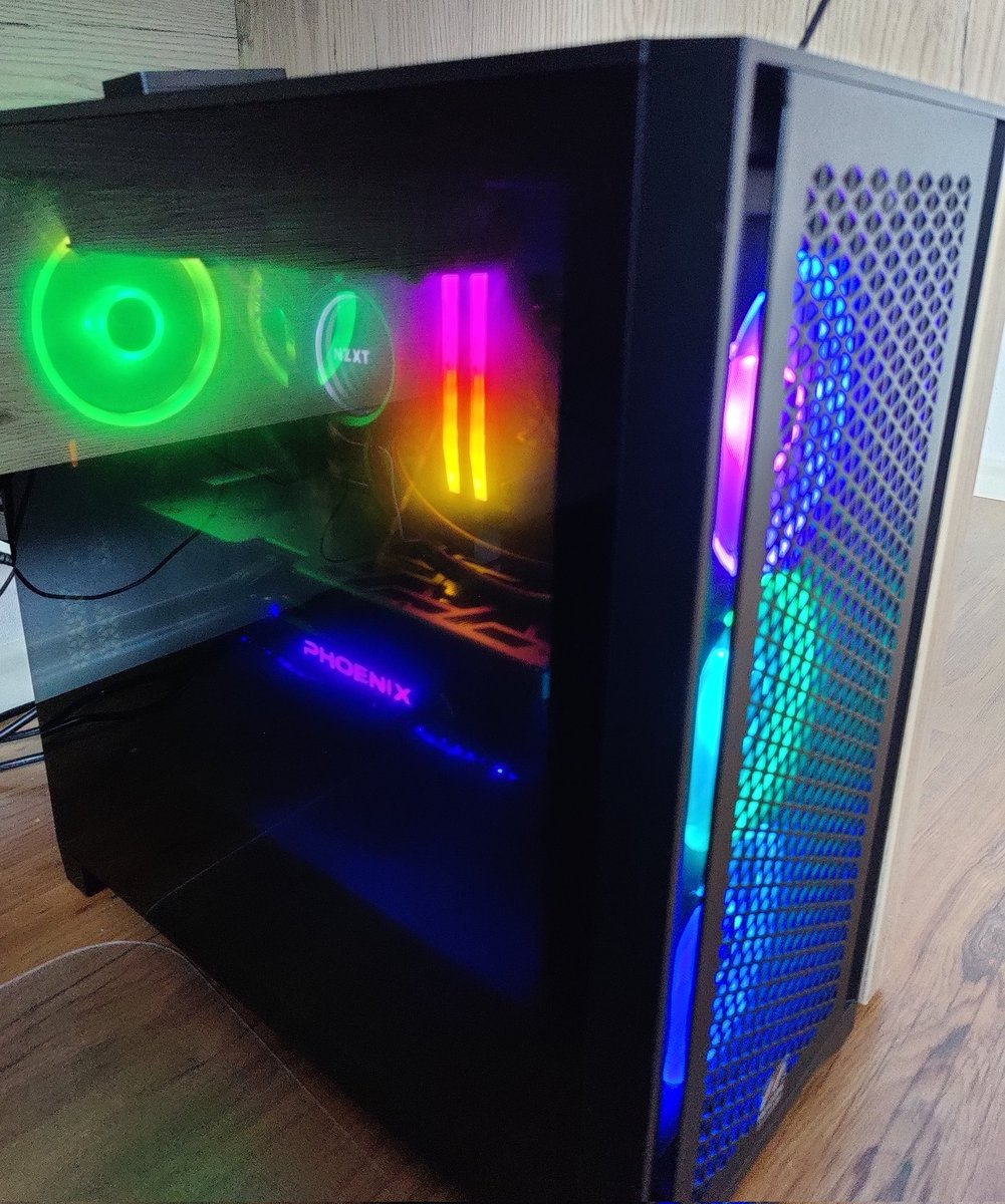 Metrixos's tweet image. Wurde auch mal Zeit für einen neuen PC 😁