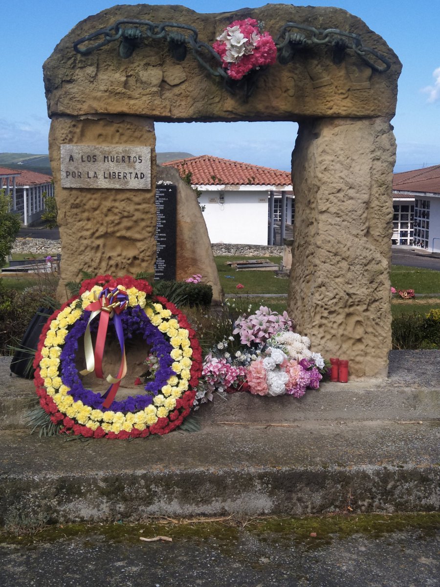 VCanmont's tweet image. #14Abril #SantanderRepublicana #Ciriego Honor y Gloria a los Héroes caídos por la Libertad ❤💛💜