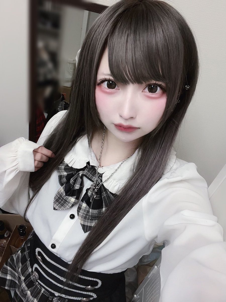 ^-^