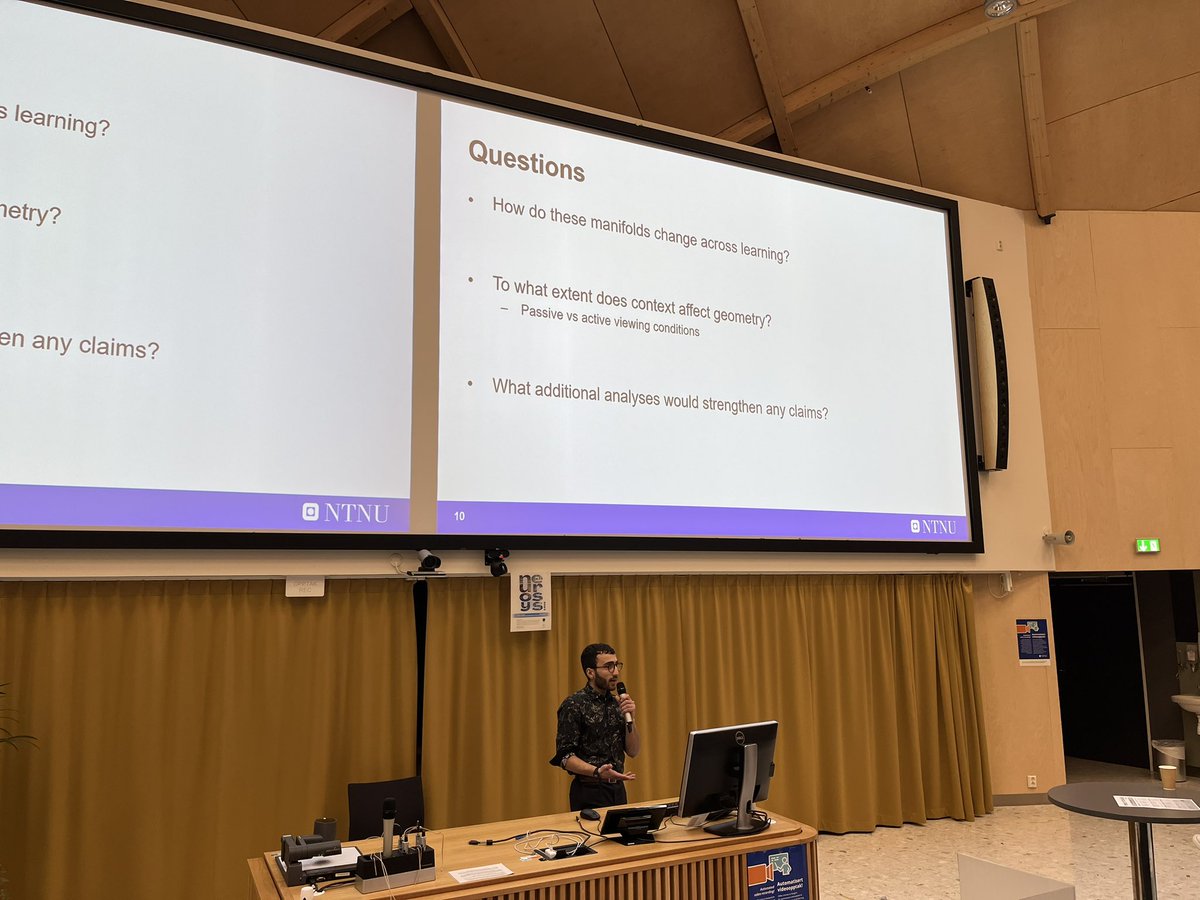 MaxNigro_Neuro's tweet photo. Here @RNeuroscience introducing our first steps into neural manifold geometry @KISNeuro #NeuroSys https://t.co/WxZpKrvBj5