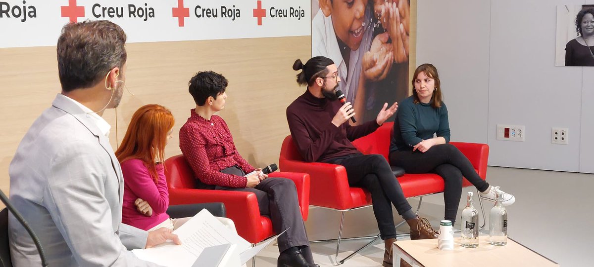 OcupacioCR's tweet image. &quot;Hi ha diversos elements diferencials del projecte, però en destacaria tres: 
1. El plantejament sinèrgic amb les administracions locals
2. Una metodologia d&apos;intervenció integral
3. L&apos;avaluació de l&apos;impacte social&quot;

@robertmate referent tècnic del #ProgramaONA a #OcupacioCreuRoja