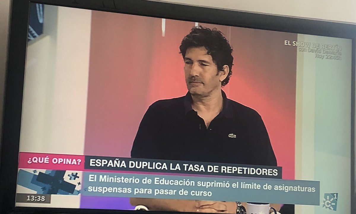 Siempre es un lujo contar con <a href="/cccesssarrr/">César Bona</a> en <a href="/canalsur/">CanalSur</a> y escuchar  atentamente sus consejos, su criterio y su visión ante
la #Educación #EducaciónSostenible <a href="/MAS_CanalSur/">'Mesa de Análisis' MÁS+CanalSur</a> con <a href="/teoleongross/">Teodoro León Gross</a>