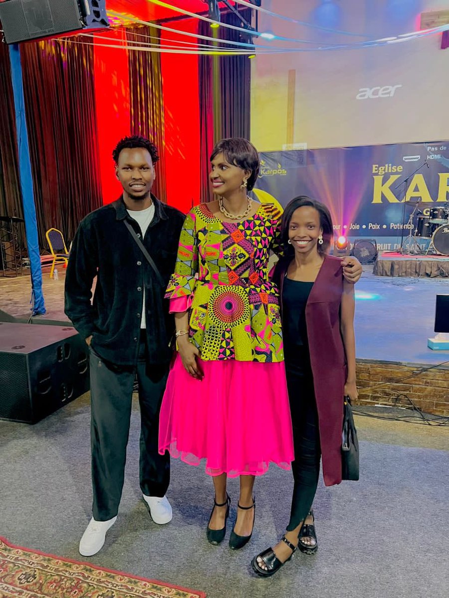 akezanet's tweet photo. 🔴 Le groupe " Victorious Team" était en studio ce mercredi 12 avril 2023 avec la chanteuse de gospel rwandais, @GabyKamanzi . Cette collaboration entre #VictoriousTeam et cette chanteuse rwandaise, sera bientôt en ligne. Sa sortie est programmée après ‘’#Baraka’’, une autre nouvelle chanson de Victorious Team en cours de production.
Davy Lionnel NZEYIMANA, CEO du groupe Victorious a indiqué que le meilleur est à venir : " Ce fut un honneur pour nous de collaborer avec Gaby. Cette chanson avec elle, sera meilleure à l'oreille tout comme en image. Attendez-vous à d'autres projets de notre part".
#lesbeautesdecheznous #akezanet #musique #Burundi