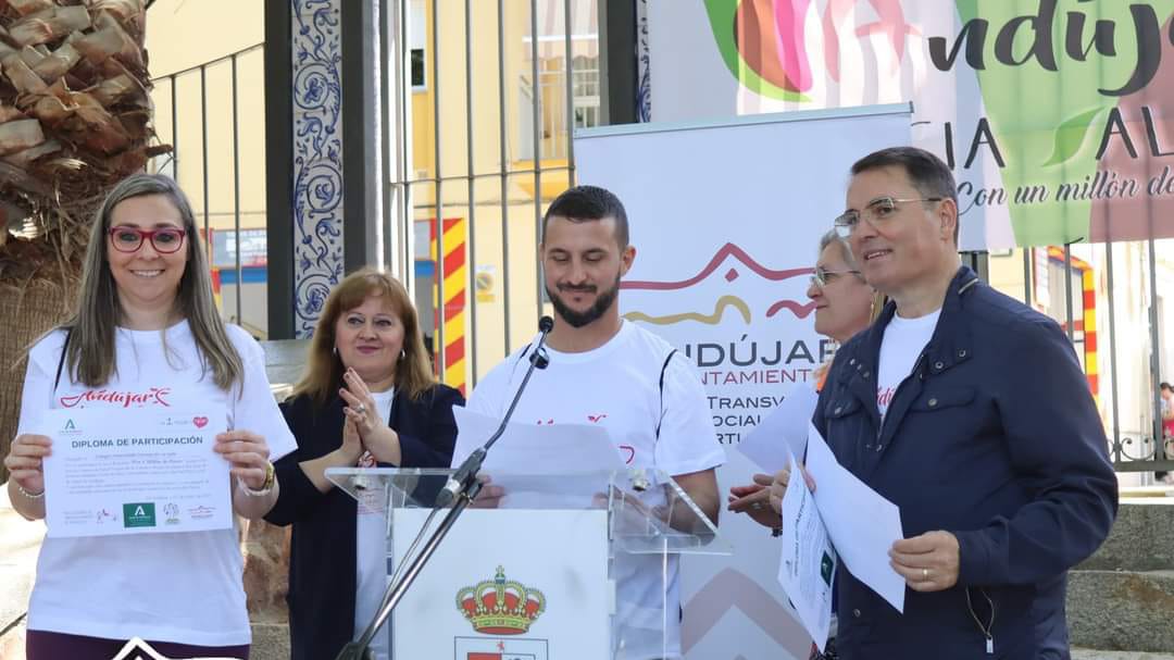 ags_nortedejaen's tweet photo. Jose Antonio Orihuela, Cristina Lujano y Elisa Martínez del Centro de Salud Virgen de la Cabeza han colaborado en  “Andújar  Marcha por la Salud” programa por un millón de pasos
Han participado todos los colegios de Andújar y asociaciones, incluidas las de salud mental 🏃‍♀️🏃🏼‍♂️ https://t.co/rxZDFjYBD0
