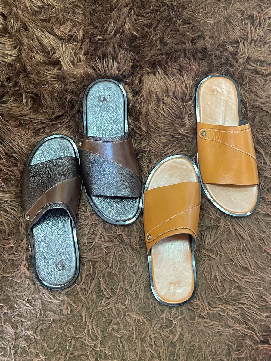 PutandGo's tweet photo. Collection Sandales by @PutandGo  disponible dans nos showrooms.

📞 77 660 13 27 / 77 255 77 77

#putandgo #dakar #senegal #korite2023 #costumeafricain #jelaba #senegalesedesigner https://t.co/BFn8h8BmYX