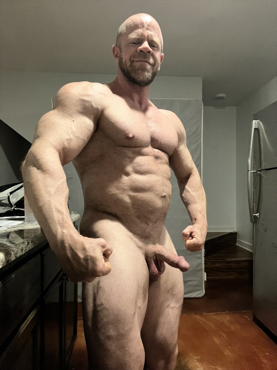 thealphasmen's tweet photo. Muscle daddy @finndaxton
 https://t.co/NBYGxBvNDX