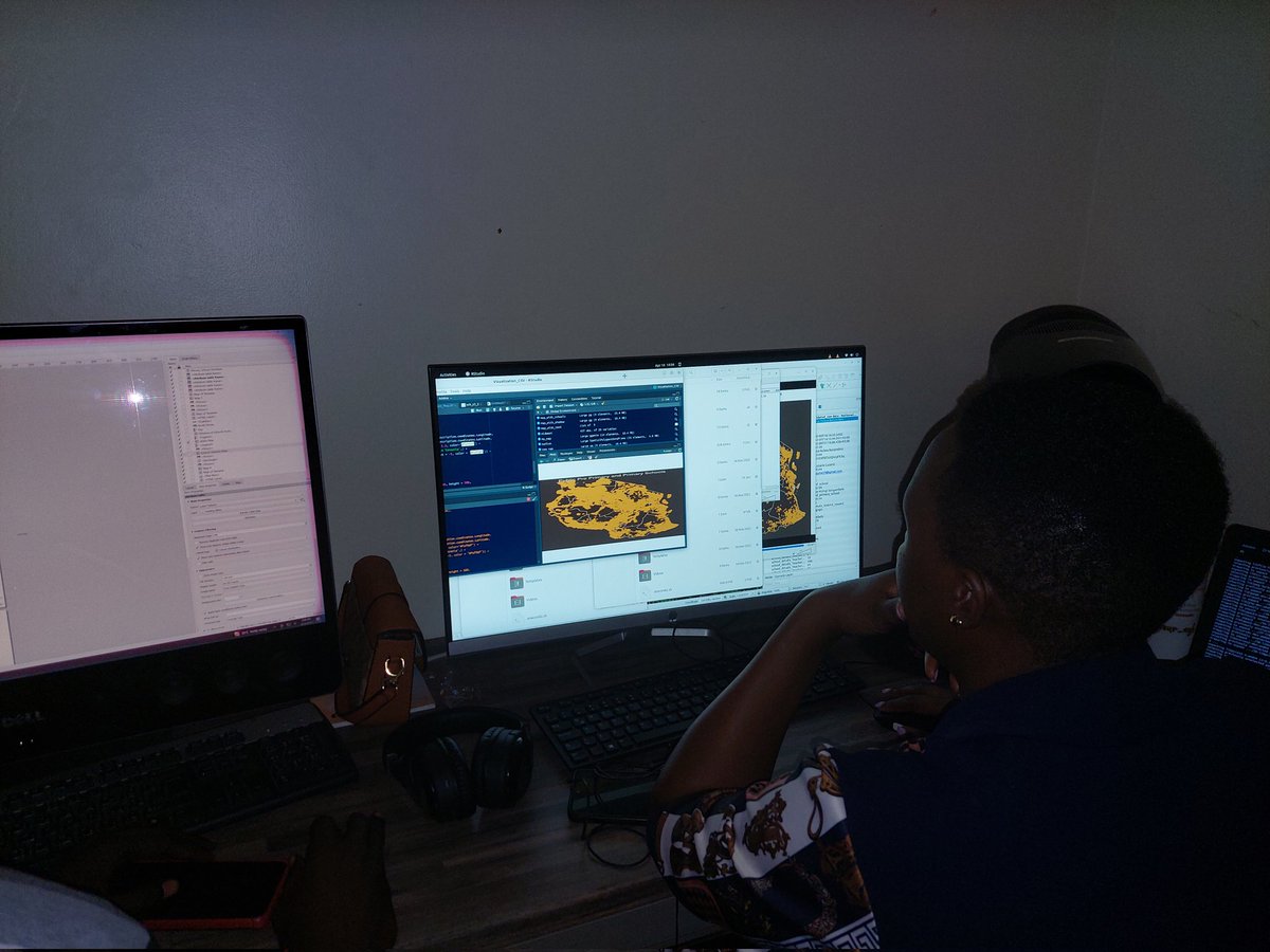 hawaadinani's tweet photo. The talented folks at @OMDTZ who are killing it in the data viz &amp; analysis game - in a room that looks like a scene from a thriller movie😂. Their hard work and dedication are inspiring and driving our growth #dataanalytics #datarocks #datapower https://t.co/OvRGiq0HU7