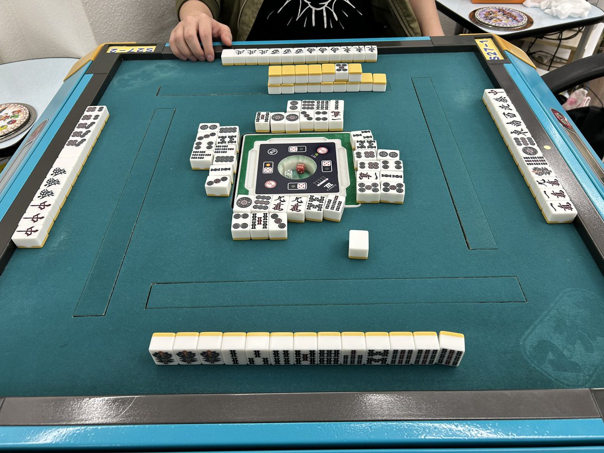 RyukokuMahjong's tweet photo. 「龍谷大学麻雀学部新歓的なやつ」

代表含め、17名の方にご参加いただいています‼️

まだまだ会員募集中‼️

詳細はDMまでお問い合わせください‼️ https://t.co/zpUH23MMIk