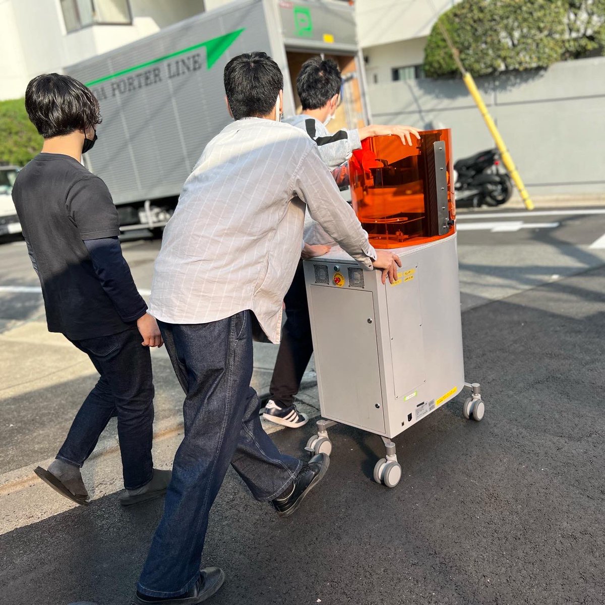 yamaguchi3153's tweet photo. ZERO STUDIO創立時に購入した3Dプリンター「PERFACTORY」をこの度、破棄します…
MEDICOM TOY時代、このプリンターを使った時は
めちゃくちゃ凄いと思ったんだけど、
ここ数年の3Dプリンターの進化ってすごいなあ。
#KLAMPSTUDIO
#sculptor
#原型
#原型師
#sculptor
#PERFACTORY
#光造形
#3Dプリンター https://t.co/ImpyPTL4Zj