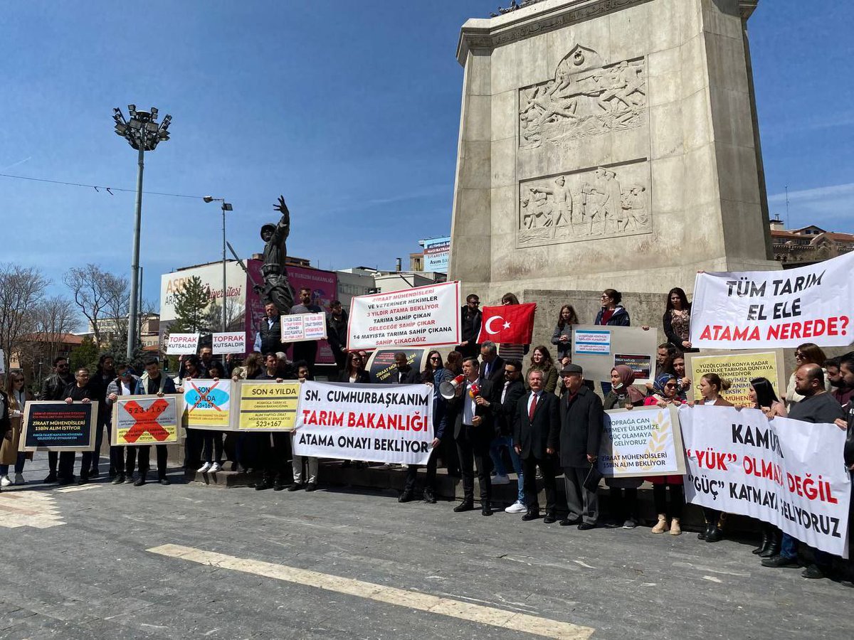 vederinerhanim's tweet photo. #ZiraatVeterinerFeryatta

@TCTarim @RTErdogan @VahitKirisci @MetinKiratli01 @bekirgizligider #VeterinerHekimler5000Atamaİstiyor #tarimaAtamahemensimdi https://t.co/aNbbIXSMkw