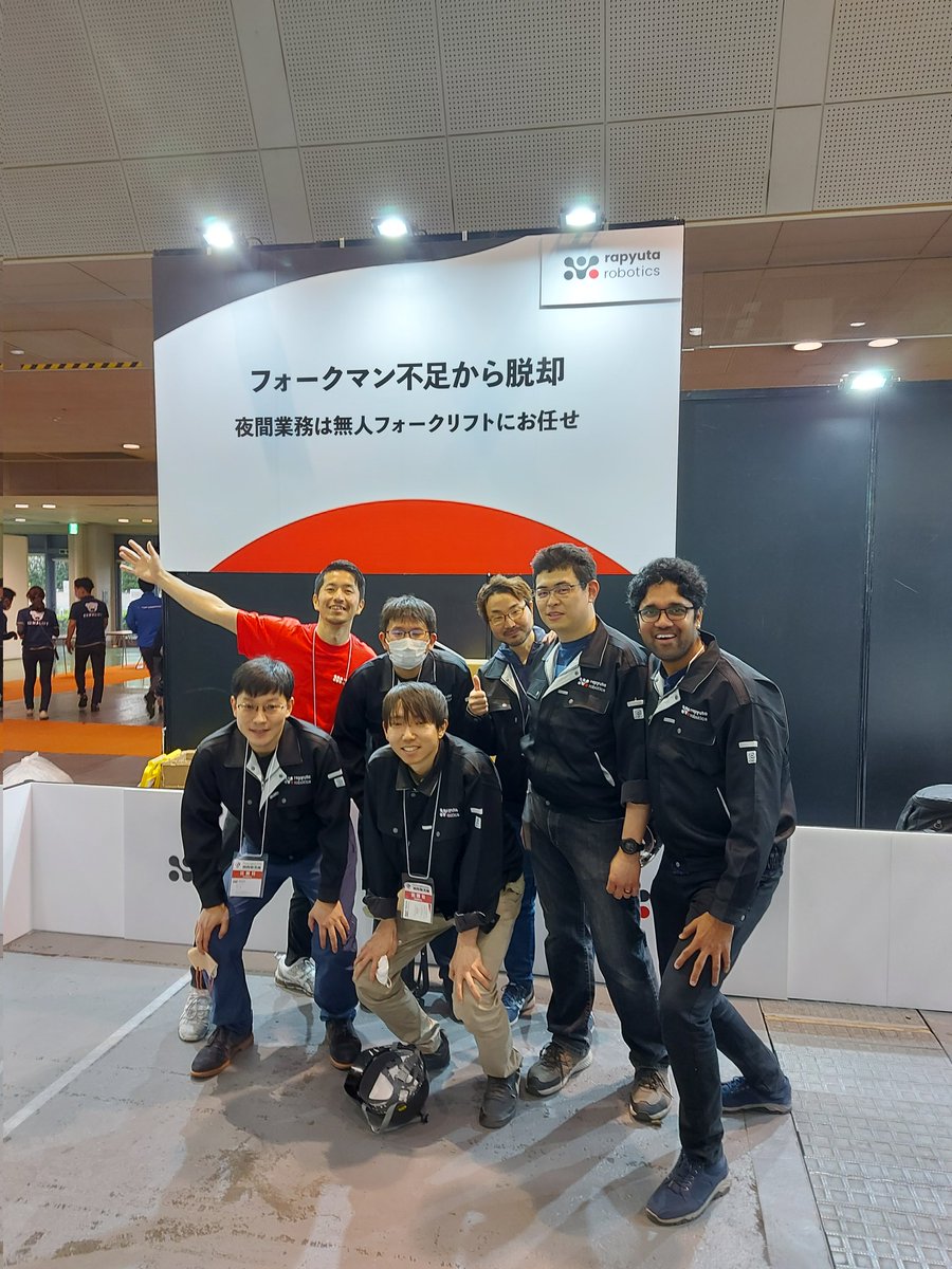 praveenv4k's tweet photo. Amazing experience! Thanks team! @RapyutaRobotics @rapyuta_ja #logistics #automation https://t.co/dhdxH5JMan