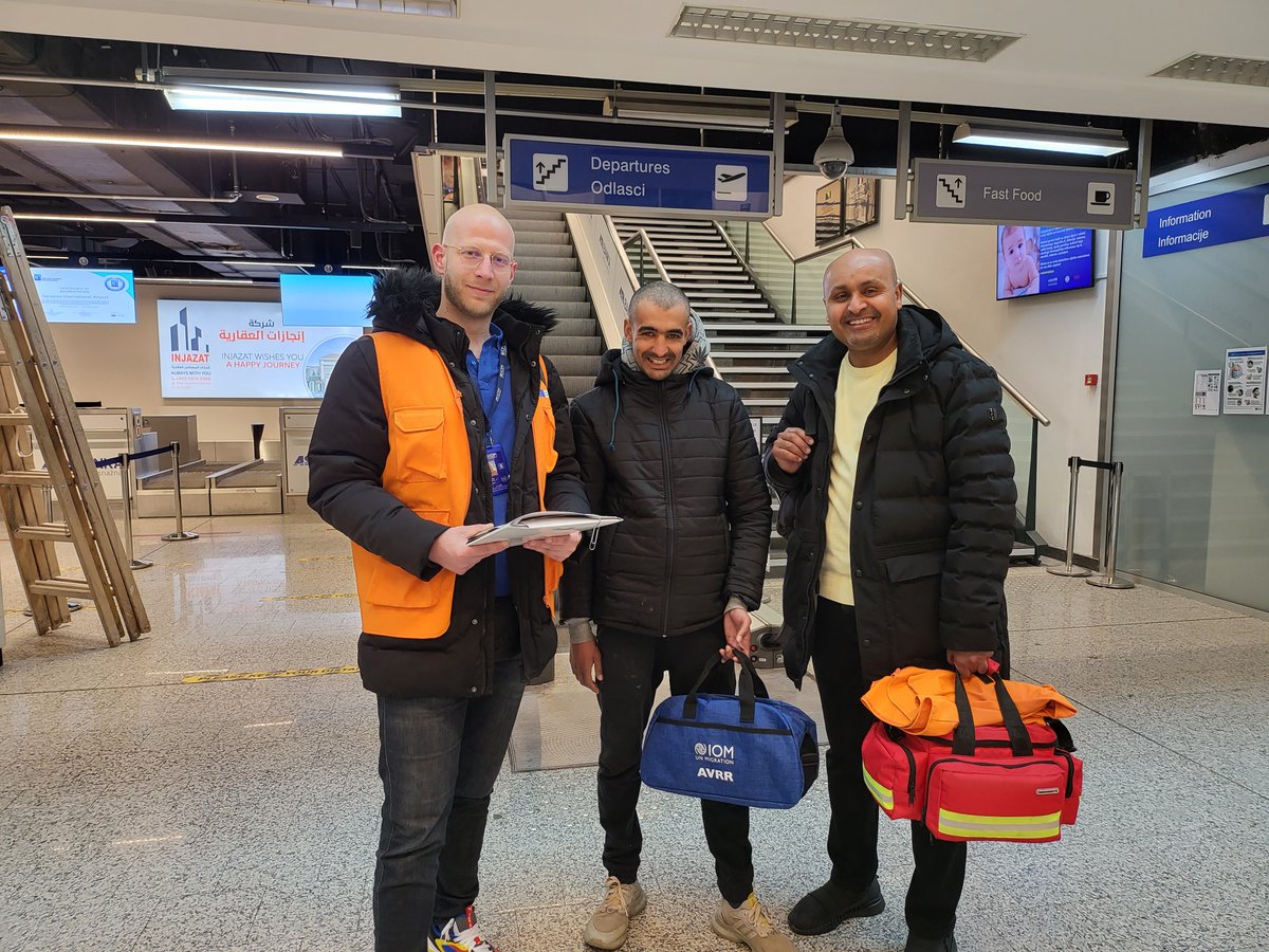 llungarotti's tweet photo. After four years in 🇧🇦, careful counselling & tailored medical attention from our @IOMBIH AVRR dedicated team allowed a migrant to finally reunite with his loved ones in 🇩🇿!
Our #voluntaryreturn program continues to offer sustainable and dignified solutions to migrants. https://t.co/kQ5LExEuCf