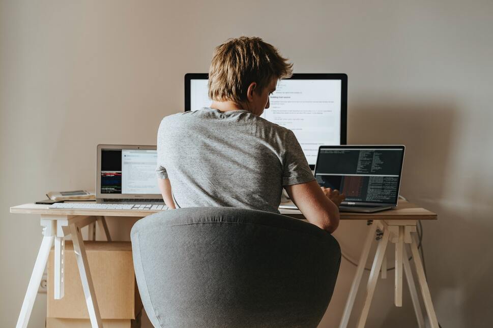 enreach_es's tweet photo. What Are The Advantages ➕ And Disadvantages ➖ Of #RemoteWork 💻? 🔗 https://t.co/okyBEhuKaH
#Mobility #Productivity #Efficiency #Flexibility #EX #EmployeePerformance #WFM #TalentRetention #VirtualPBX #CollaborativeTools #TeamMeetings
@enreach_es https://t.co/25ukMHF2fu