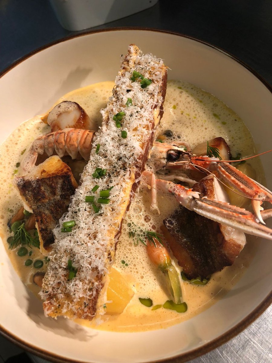 Back open @ 5pm today...Food &amp; drinks served... For bookings or reservations contact us via phone on 098 26528 or via email on reservations@croninssheebeen.com 📞 💻 🍴