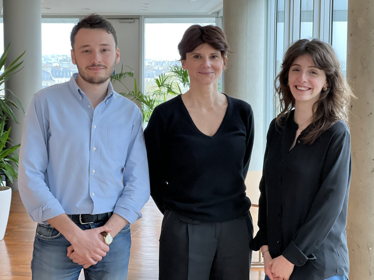 Bravo aux deux lauréats de la bourse Jean d’Arcy @francetv <a href="/ghiri_valeria/">Valeria Ghiri</a> pour les JRI  <a href="/alexandreptes/">Alexandre Portes</a> pour les rédacteurs tous les deux de l’ <a href="/ESJLille/">ESJ Lille</a>    Félicitations! Bienvenue à France Télévisions !👏👏👏. <a href="/MurielPleynet/">Muriel Pleynet</a> @Alex_Kara <a href="/VirginieF2/">Virginie Fichet</a> <a href="/sebastienvibert/">Sébastien Vibert</a>