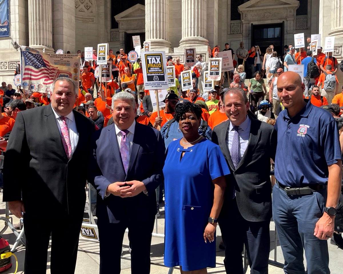 CarpentersNyc's tweet photo. Fantastic work to our 1500 members who came out to our #TaxFraud2023 rally to demand the #WageTheft Accountability Act be passed & hold contractors accountable! TY our #FriendsOfLabor including @BronxDAClark @NYCComptroller @CatalinaCruzNY @EricGonzalez4DA https://t.co/VEsMYbez0l