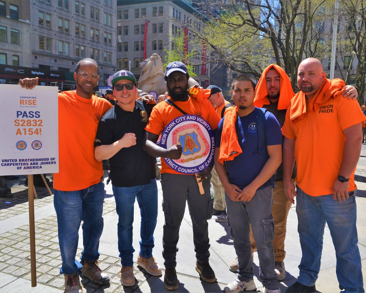 CarpentersNyc's tweet photo. Fantastic work to our 1500 members who came out to our #TaxFraud2023 rally to demand the #WageTheft Accountability Act be passed & hold contractors accountable! TY our #FriendsOfLabor including @BronxDAClark @NYCComptroller @CatalinaCruzNY @EricGonzalez4DA https://t.co/VEsMYbez0l