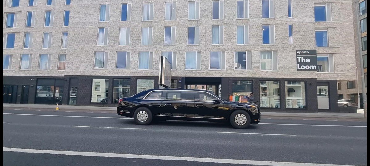 ApartoStudent's tweet photo. The Loom Force 1!!! 

@POTUS looking to check-in to our Presidential Ensuite at The Loom! 🙌😂

#apartofyourstory #studentliving #joebiden #apartoftheloom  #potus #usa #ireland https://t.co/U4smw183Gl