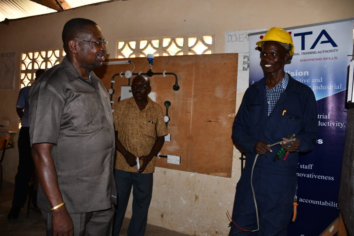 nita_kenya's tweet photo. #HappeningNow Principal Secretary, State Dept. for Labour &amp; Skills Development, @LabourSPKE Hon. @GeoffreyKaituko conducting an oversight of the #April2023TradeTestSeries at Mkwajuni Vocational Training Center in Kilifi County. #NITATradeTest #SkillsTesting #Oversight #Skilling https://t.co/1eWacN70WQ