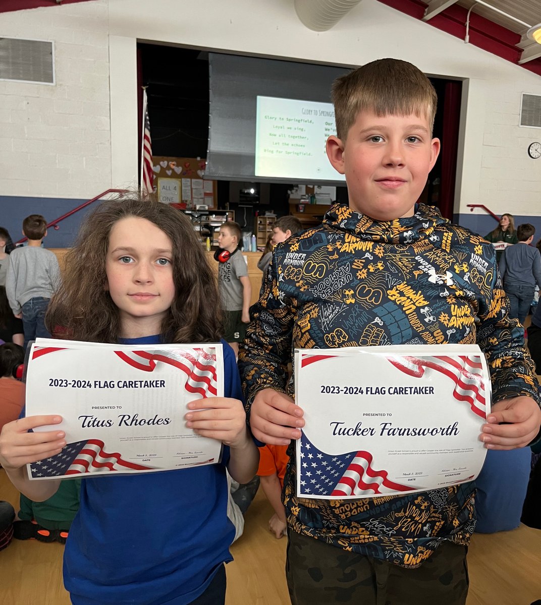 UnionVt's tweet image. Just a few memories from Miss Eliza’s  4️⃣th grade class!

1. Positivity Plates 🍽 
2. Future Flaggers 🇺🇸 
3. Sledding during recess 🛷
4. Escape Room math ➗ 
5. Making the best of indoor recess 🧩