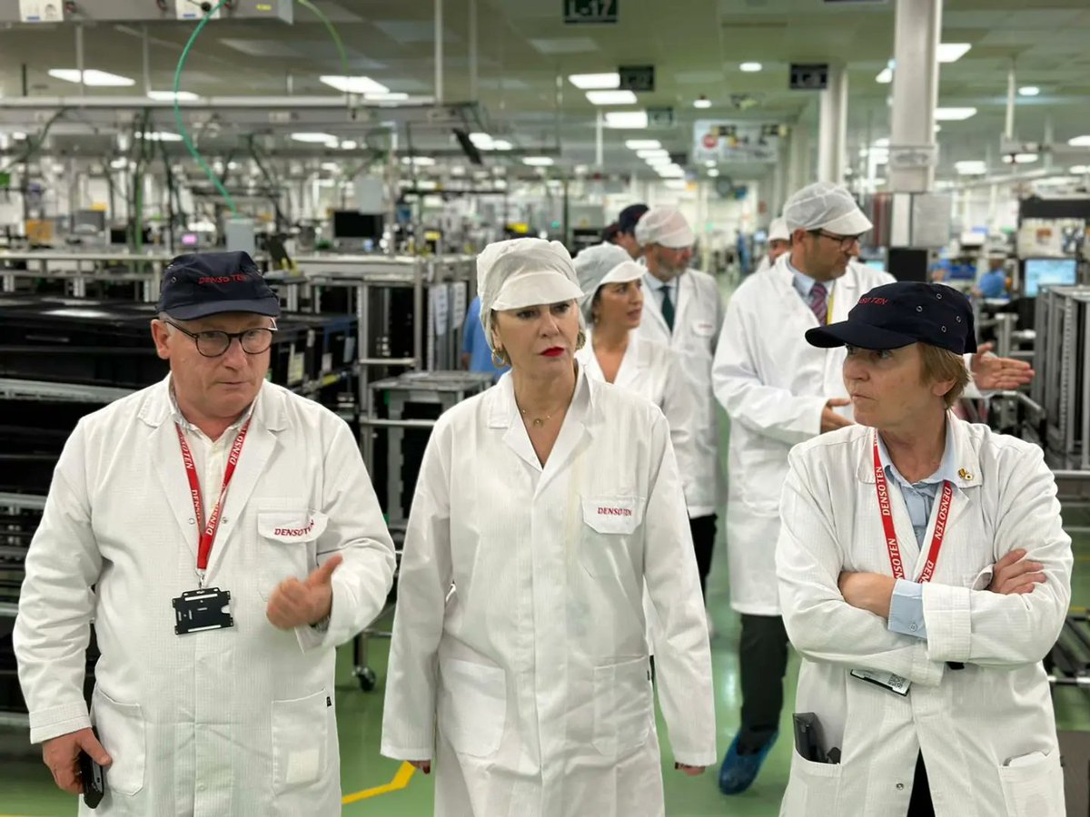 CarolinaEspanaR's tweet image. Hoy en Málaga he visitado DENSO TEN, empresa puntera en fabricación de electrónica de automoción con muchos años de experiencia.

Son las empresas las que crean empleo y generan riqueza: 3.779 empresas nuevas en Andalucía en el arranque de 2023.

Alfombra roja para ellas.