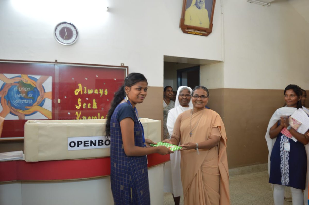 AuxiliumColleg1's tweet image. Exciting news! Auxilium College's library launched 'Open Book Access', allowing anyone to contribute and access used books simultaneously. #OpenBookAccess #LibraryService