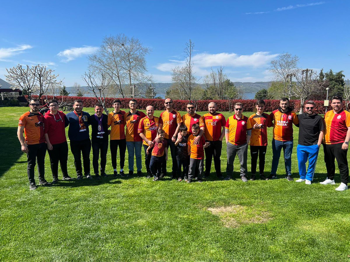 KutahyaGSliler's tweet photo. Şampiyonluk Yolunda 🦁💛❤️  #23YolundaOmuzOmuza https://t.co/WvdJTJTSXn