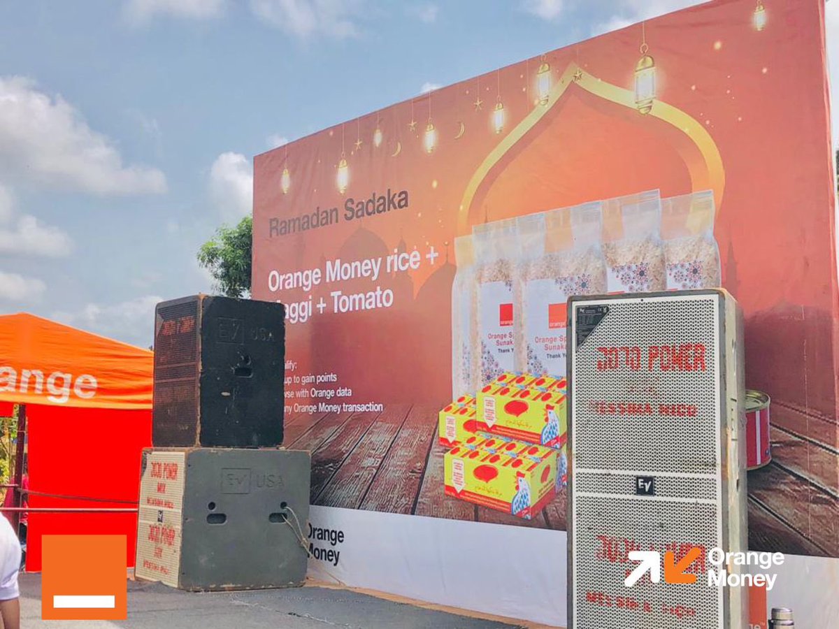 BamiStevens's tweet photo. Tide we dae na Pujehun for sheb food items to pipul dem
#RamadanSadaka🤲
OrangeCares❤️💯 https://t.co/yd06Co5rA5