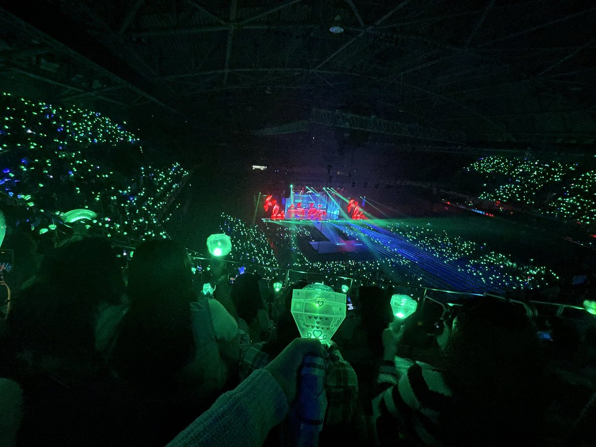 mashiclovers_'s tweet photo. ILY - GREEN
Going crazy - RED
Darari - PURPLE
Orange - ORANGE

@treasuremembers #HELLO_TREASUREinManila #TREASURE https://t.co/fOcWSx1ZPl