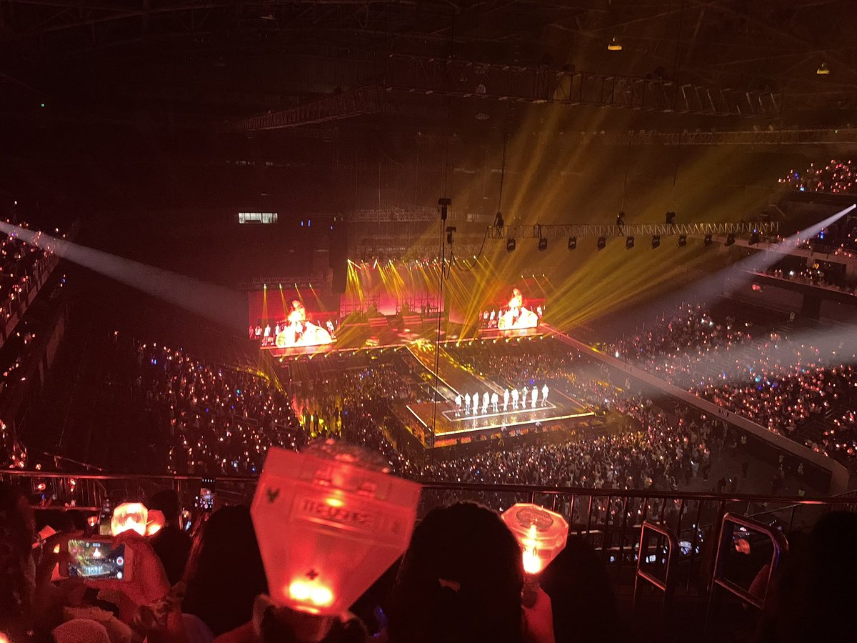 mashiclovers_'s tweet photo. ILY - GREEN
Going crazy - RED
Darari - PURPLE
Orange - ORANGE

@treasuremembers #HELLO_TREASUREinManila #TREASURE https://t.co/fOcWSx1ZPl