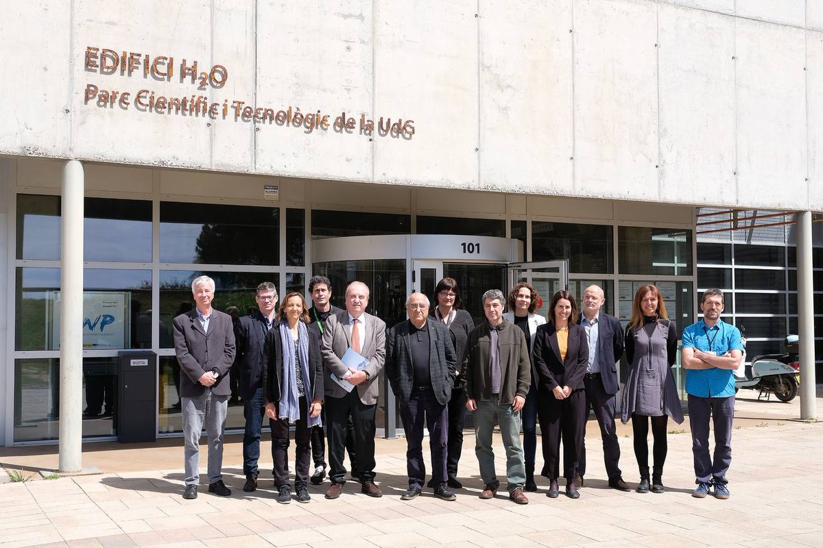 Recerca i Universitats (@recercauniscat) on Twitter photo 💦El #conseller <a href="/QuimNadal/">Joaquim Nadal</a> visita l'<a href="/IcraWater/">ICRA</a>, centre <a href="/iCERCA/">Centres CERCA</a> especialitzat en l’estudi del cicle de l’aigua:
🗣“La recerca sobre el cicle de l’aigua i la #sequera de l’ICRA-CERCA és estratègica pel <a href="/Govern/">Govern de Catalunya</a>. Aquest és el sentit de la ciència, oferir respostes convincents”
(1/2) 💦El #conseller <a href="/QuimNadal/">Joaquim Nadal</a> visita l'<a href="/IcraWater/">ICRA</a>, centre <a href="/iCERCA/">Centres CERCA</a> especialitzat en l’estudi del cicle de l’aigua:
🗣“La recerca sobre el cicle de l’aigua i la #sequera de l’ICRA-CERCA és estratègica pel <a href="/Govern/">Govern de Catalunya</a>. Aquest és el sentit de la ciència, oferir respostes convincents”
(1/2)