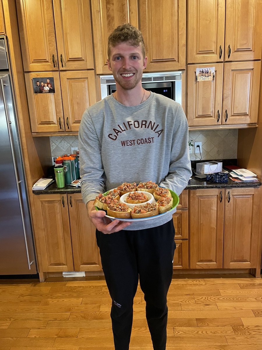 ktduax's tweet photo. Think about wishing @Robert_Duax a happy 26th! Hope you have a great birthday! https://t.co/FocA0JQiNO