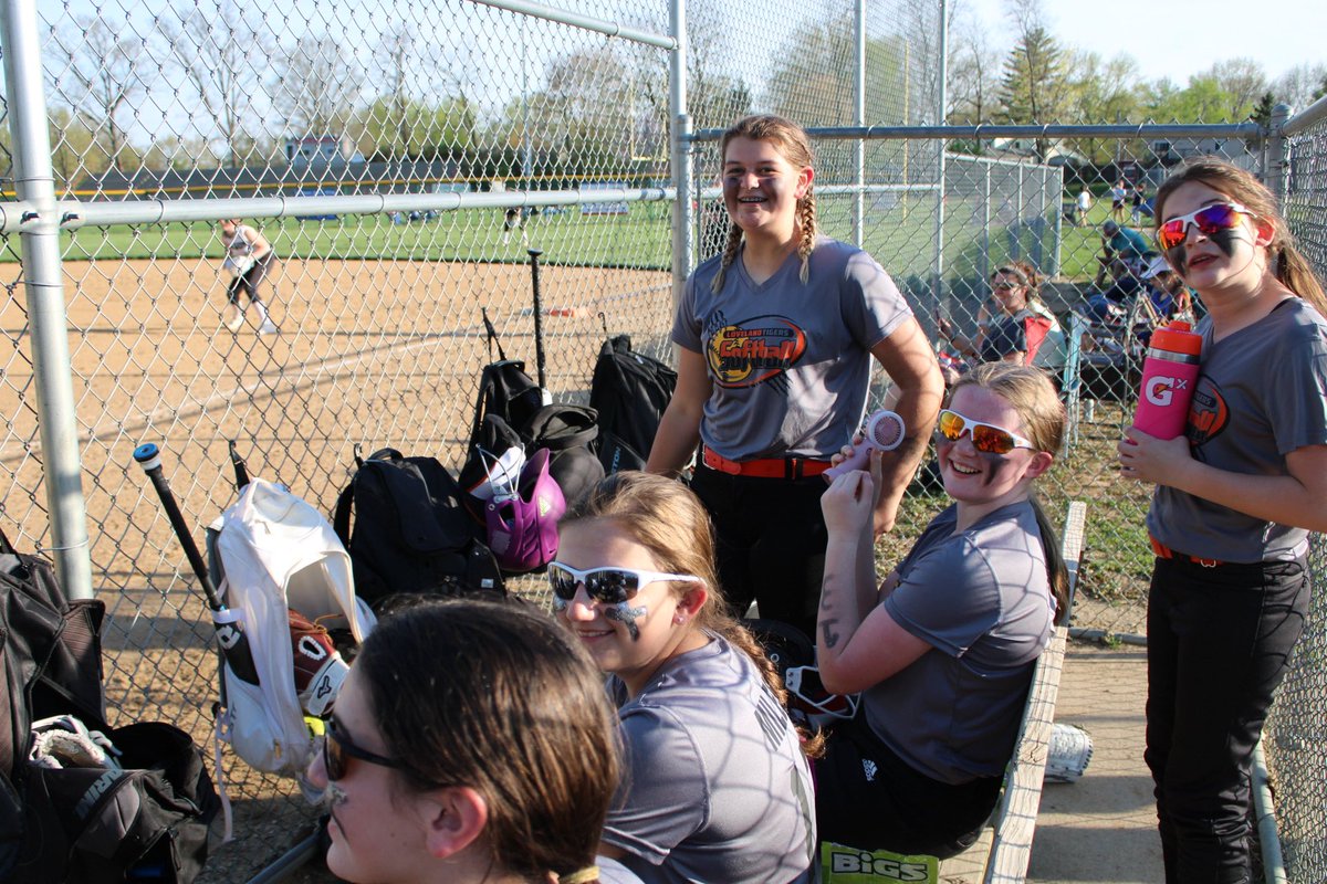 Loveland Middle School Softball tweet media