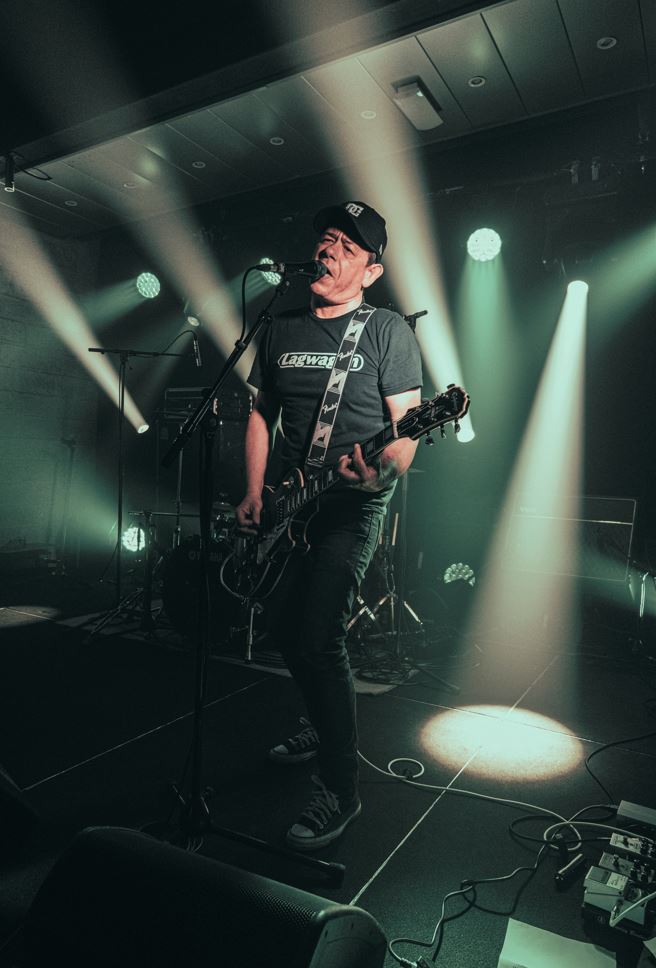 shakethedead's tweet photo. 🇫🇷Retour en images sur la soirée de La Nef samedi dernier ! Un grand merci à Renard polaire pour ses photos et pour son travail à retrouver ici : https://t.co/qFW5qLHIGK
#shakethedead #punkrock #angouleme #concert #lanef #livepics
https://t.co/naIXZLKlra https://t.co/xx5XXkzK8v
