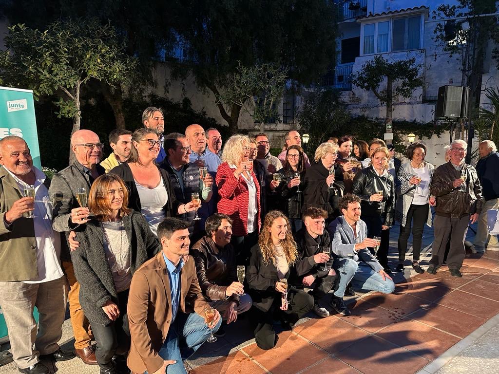 rosatubau's tweet image. Gran orgull tornar a formar part de l’equip liderat per la @monicagallardo 💪🏽Totes les persones que l’acompanyem sabem que és qui #Sitges necessita per tornar a ser el poble que ❤️ @Juntspersitges #femhojunts #juntshofarempossible 🙌🏼