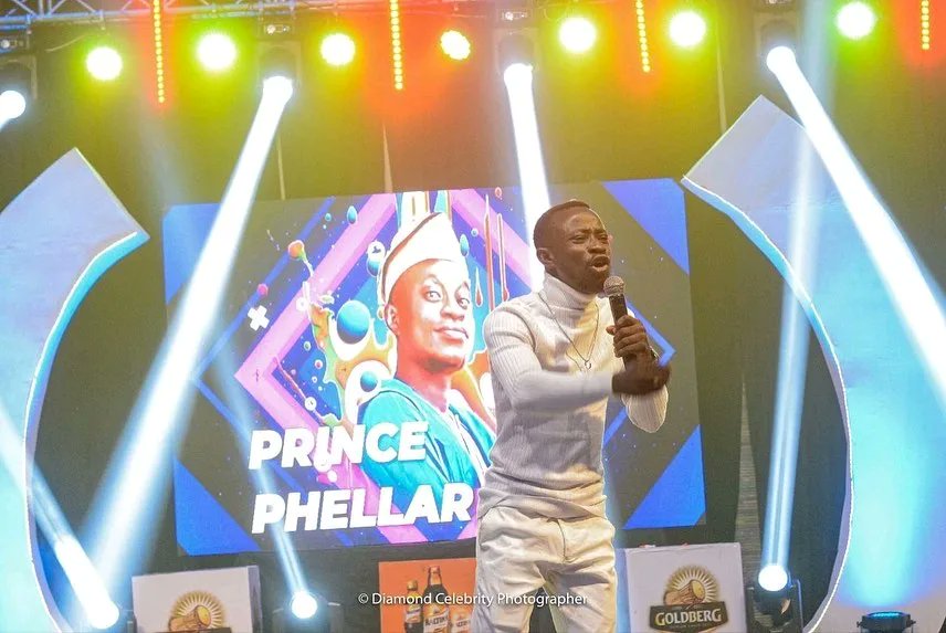 PrinceFela4Real's tweet photo. Osogbo!
Get ready we are coming.
#LaffmattazzOsogbo2023 with fada fada @gbengaadeyinka and friends.
.
I am #PrincePHELAR #godOfLaughter #Funny https://t.co/ICUUNGj0fs