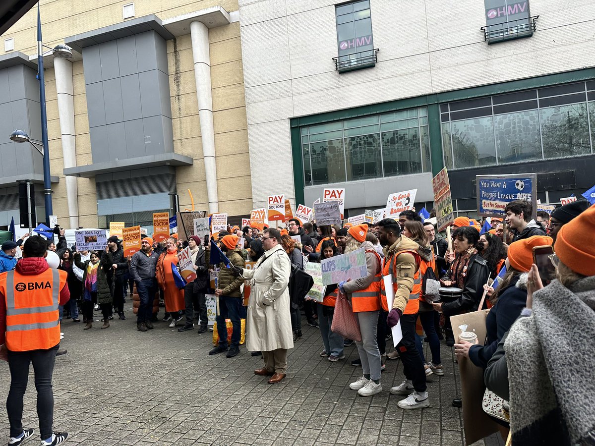 HWoodun's tweet photo. @BMA_JuniorDocs @TheBMA #PayRestoration #juniorDoctorStrike https://t.co/R3YTim19Rs