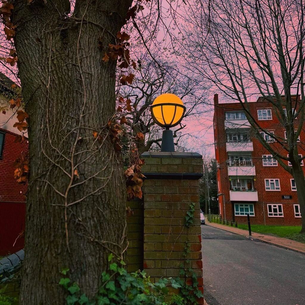 Sky vibes in #streatham thanks @gus_ps_mocenigo for sharing
#mystreatham #streathamhill #streathamcommon #streathamhighroad #lambeth #london #streathamvale #furzedown #brixton #claphamcommon #balham #tooting #croydon instagr.am/p/CrA80puo115/