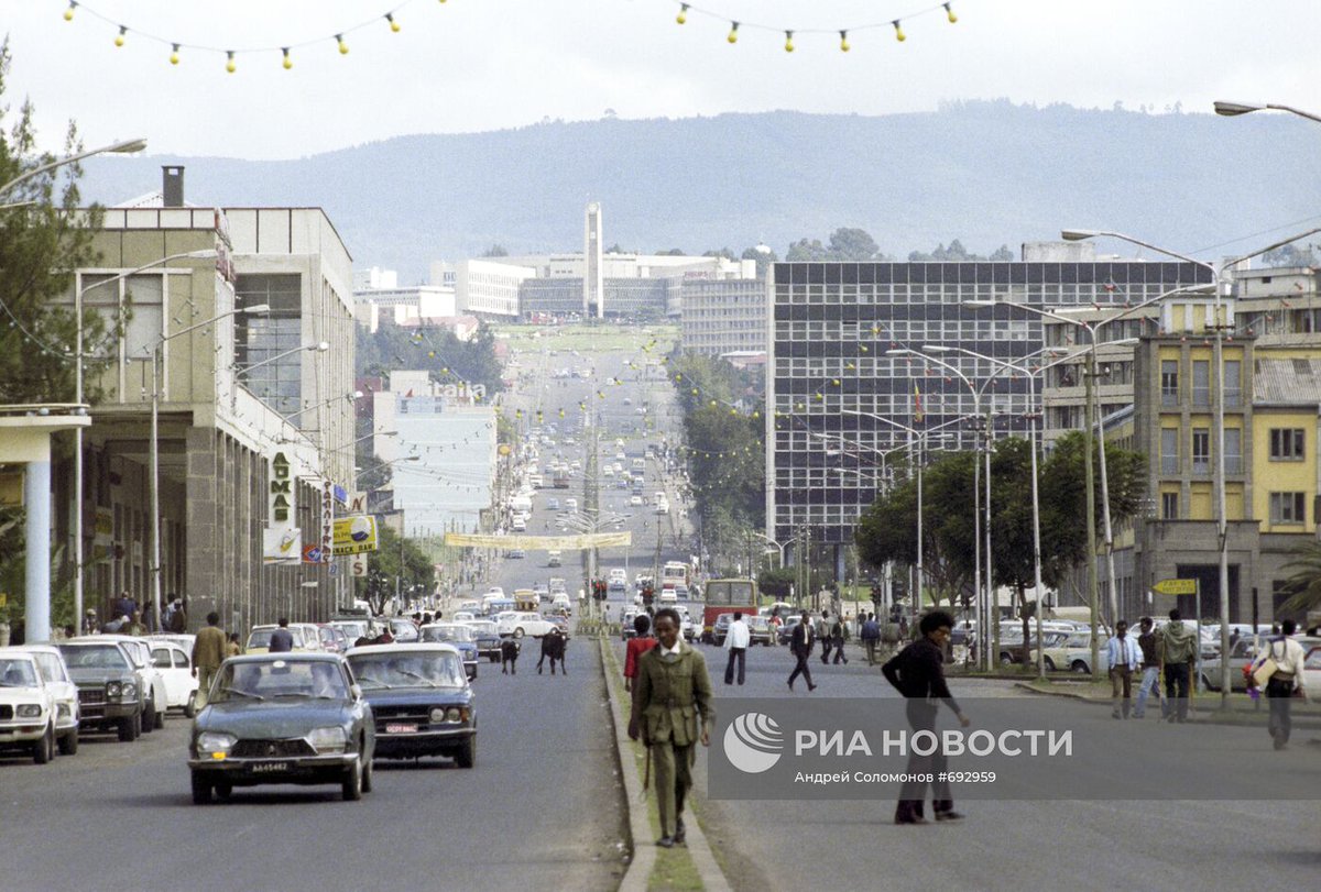 biniamhirut's tweet photo. Street scene in Addis Ababa 1979 https://t.co/jCnRlN1BDu