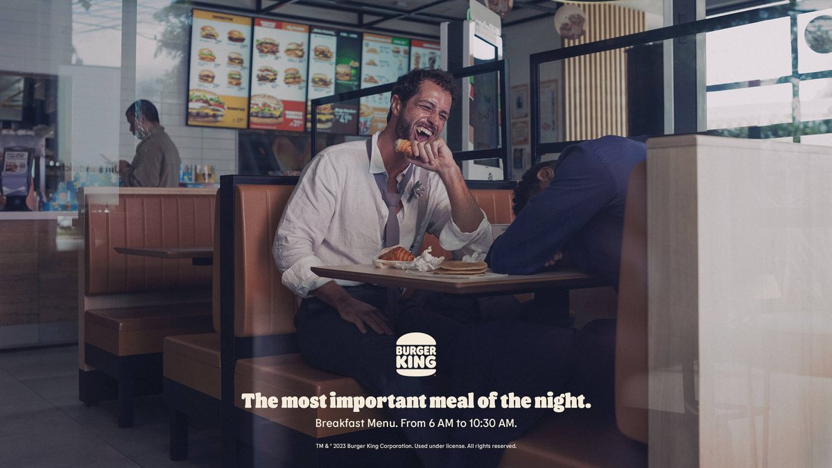creapills's tweet photo. "Le repas le plus important de la nuit" - Burger King s'adresse aux fêtards (de retour de soirée) dans sa dernière campagne https://t.co/Pps5tzC1wo