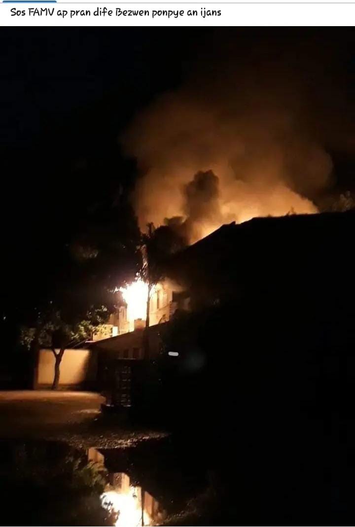 HotdropsLayer2's tweet image. Gwo dife eklate nan lokal Fakilte Agwonomi (UEH) nan Damien Ayiti nan sware jedi 13 avril 2023 a. Dife a ravaje laboratwa chimi, mikwobyoloji, depatman syans ak teknoloji aliman. Responsab yo di yo poko konnen ki  orijin dife a.

@centrealaune