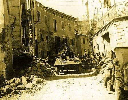 cmlexercito's tweet photo. Dia da Tomada de Montese 
Em #14deabril de 1945, na Região de Montese, teve início a série dos mais árduos combates travados pelos brasileiros na Itália. As operações, durante 4 dias sucessivos, transcorreram sob violentos e ininterruptos bombardeios. ➡️ https://t.co/JSjnG34HJN https://t.co/MyVnbq0P1U