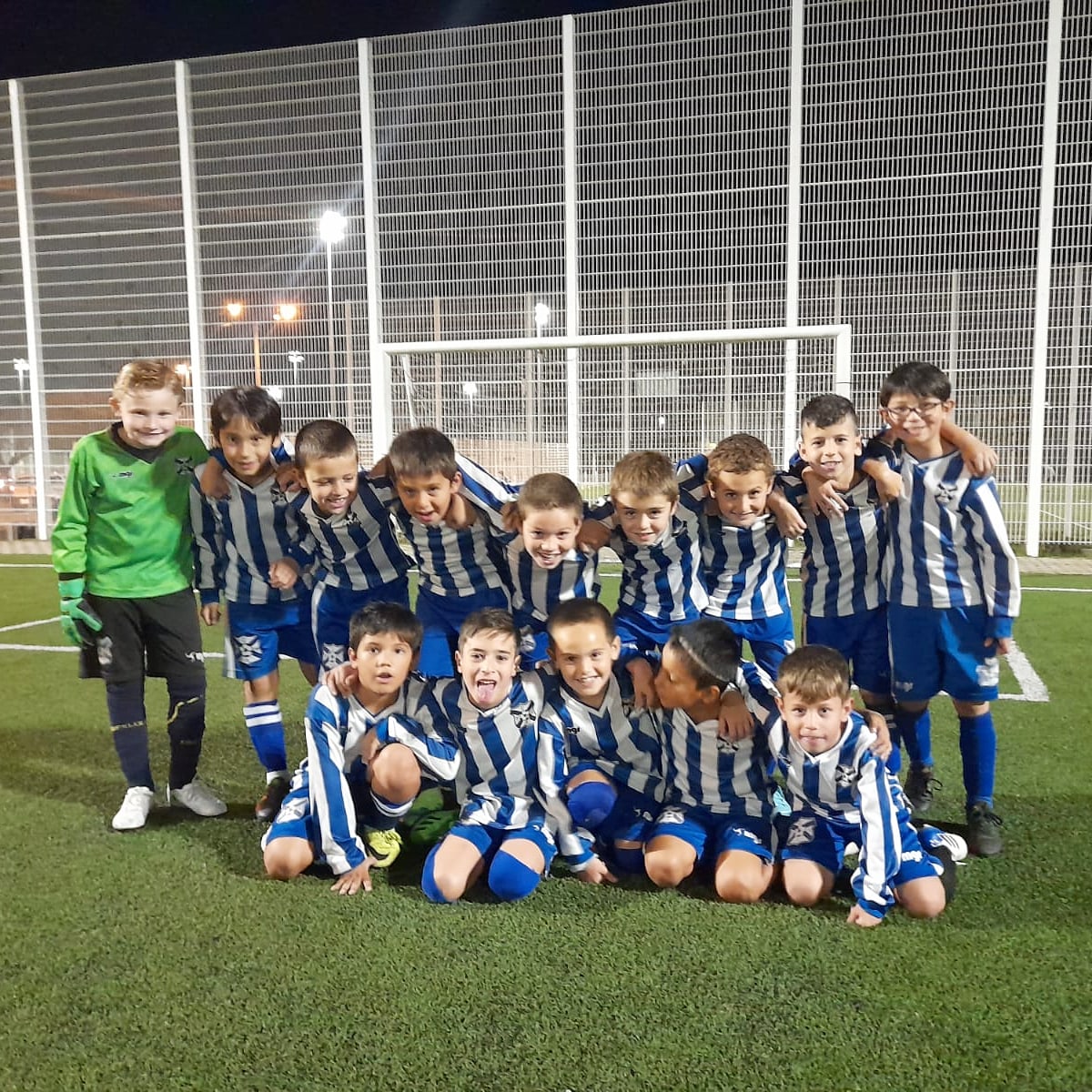 𝑸𝒖𝒆 𝑷𝒍𝒂𝒏𝒕𝒆𝒍!

Vamos la 2015 del Poco 🔵⚪️