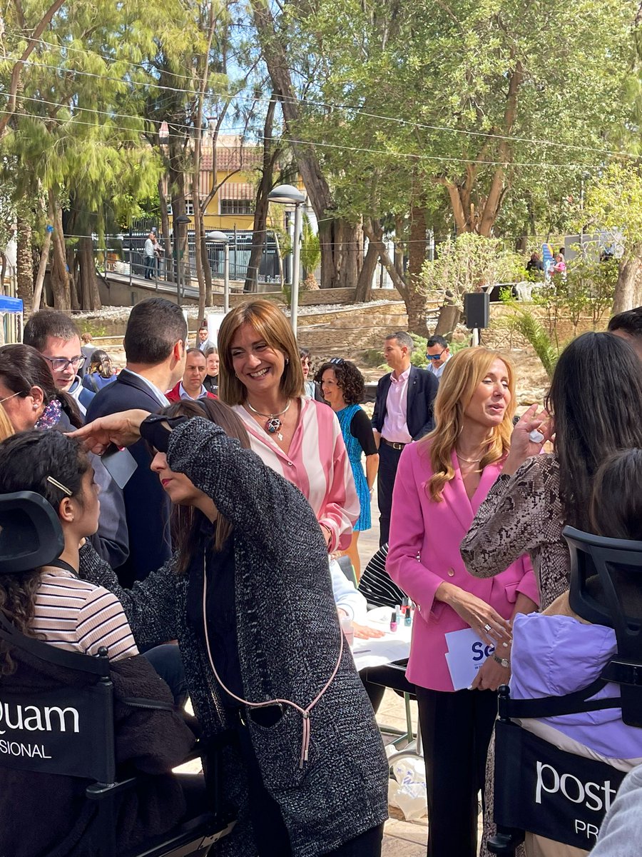 Patriciaflopez's tweet photo. ⚙️🖥️Más de 3️⃣0️⃣ empresas participan en la 𝑰𝑰 𝑭𝒆𝒓𝒊𝒂 𝒅𝒆 𝒆𝒎𝒑𝒍𝒆𝒐 𝒚 𝒇𝒐𝒓𝒎𝒂𝒄𝒊ó𝒏.
🤝Debemos seguir fomentado el 𝗲𝗺𝗽𝗹𝗲𝗼 𝗷𝘂𝘃𝗲𝗻𝗶𝗹 𝘆 𝗱𝗲 𝗰𝗮𝗹𝗶𝗱𝗮𝗱. https://t.co/MjtYOGUb76